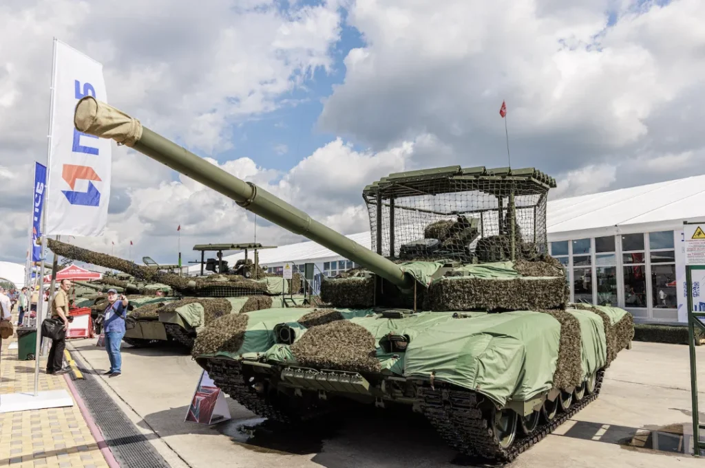 Camouflage equipment, exhibition under the sky