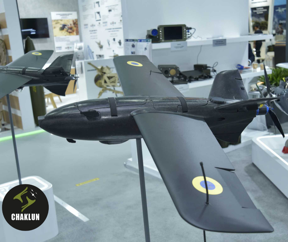 Український безпілотник літакового типу "Чаклун" на виставці IDEX