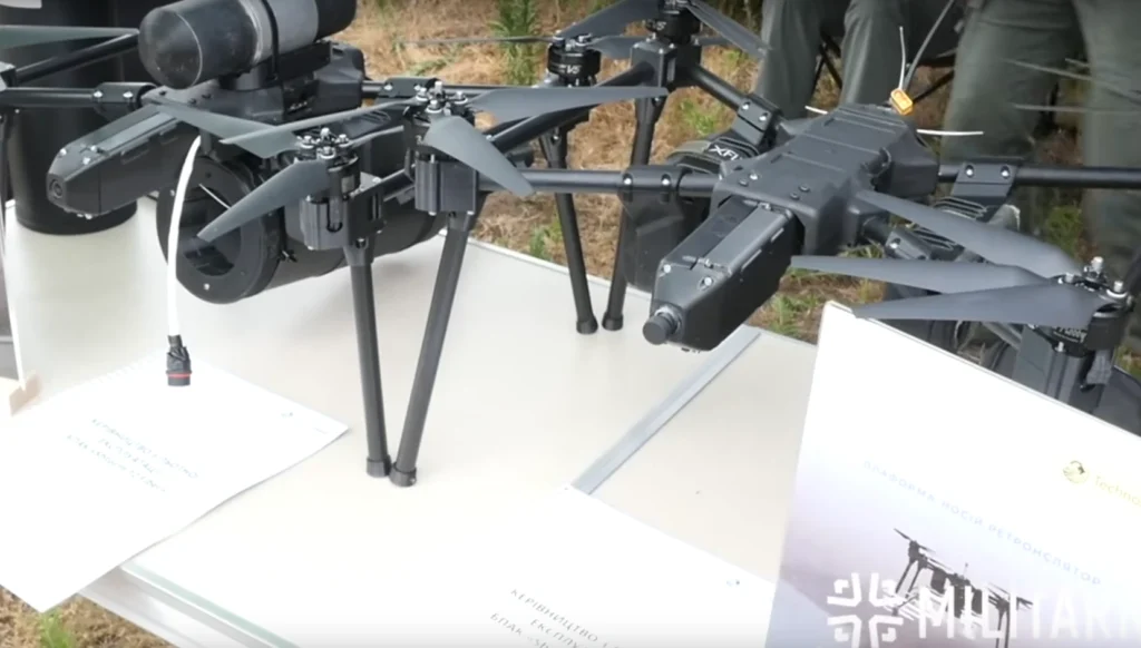Дрон на оптоволоконному зв'язку Technohawk
