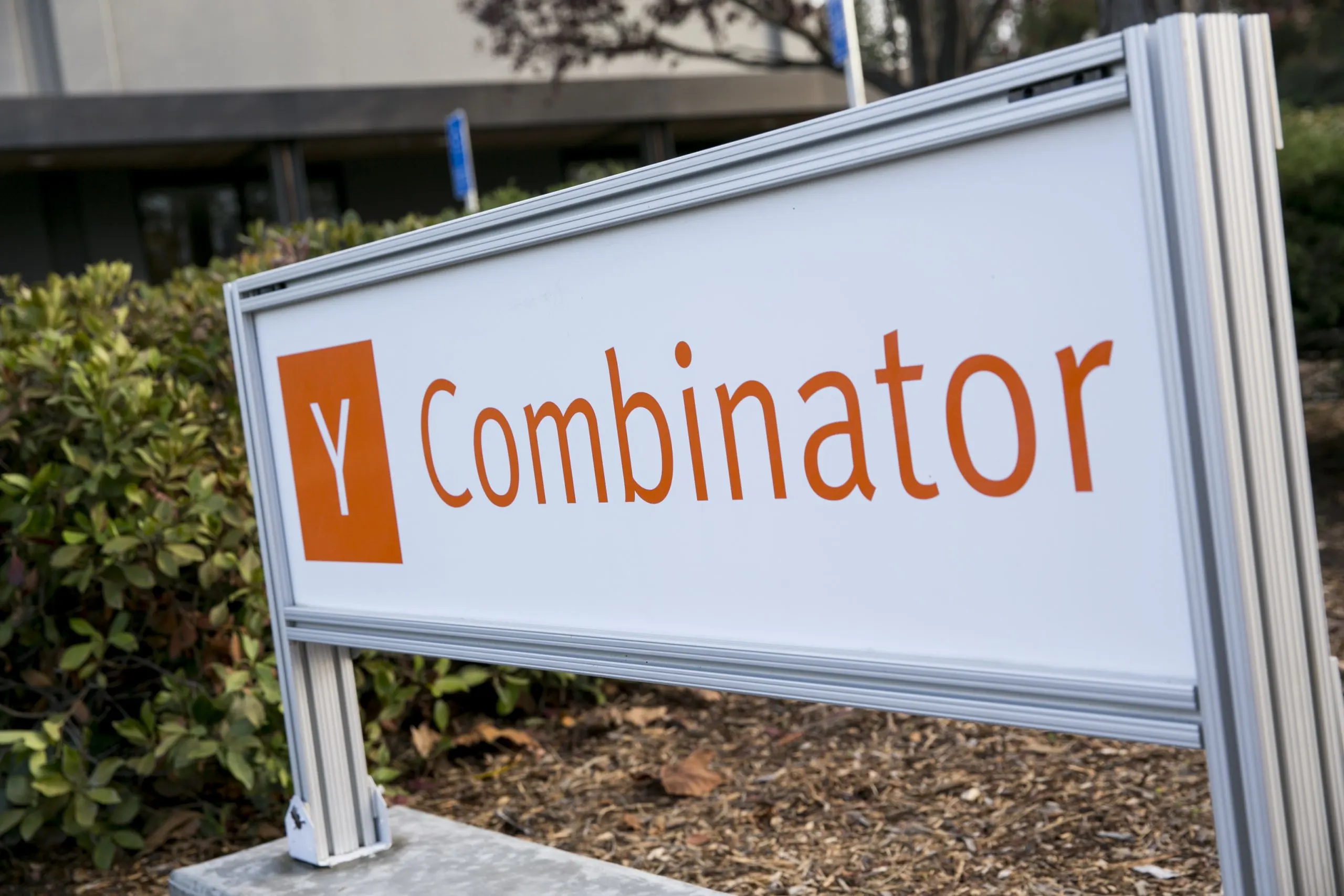 Американський акселератор Y Combinator готовий приймати українські оборонні стартапи – навіть віддалено