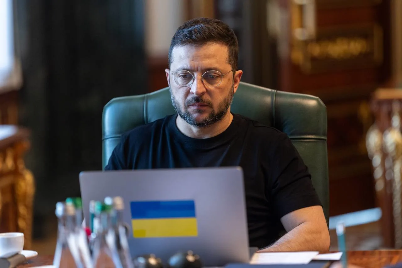 Зеленський: Україна відкриває оборонний експорт, в 2026 році готова виробити дронів і ракет на $35 млрд