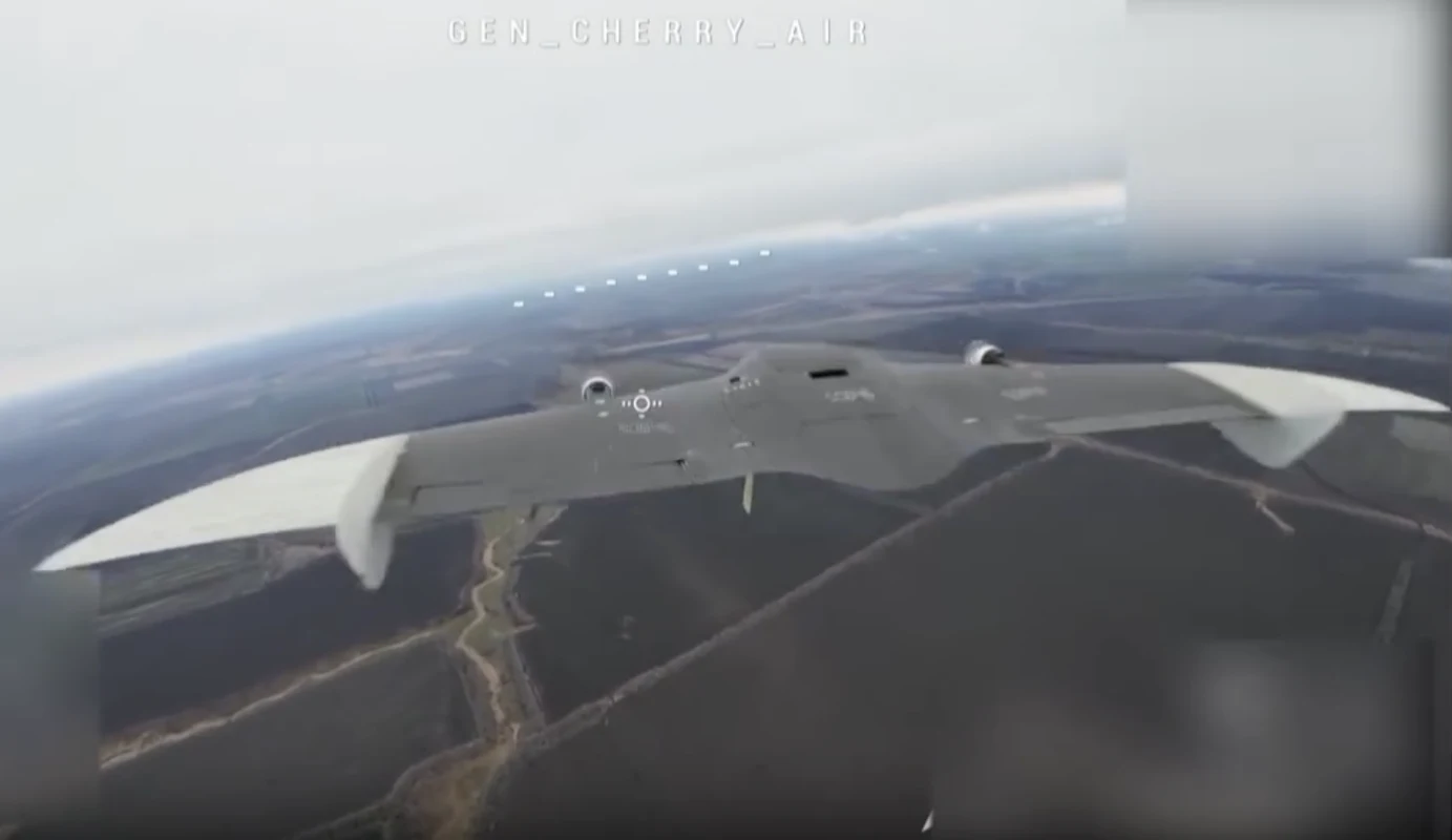 Дрон-перехоплювач “Генерал Черешня Air” проти російського розвідувального БпЛА “Князь Вещий Олег”: відео